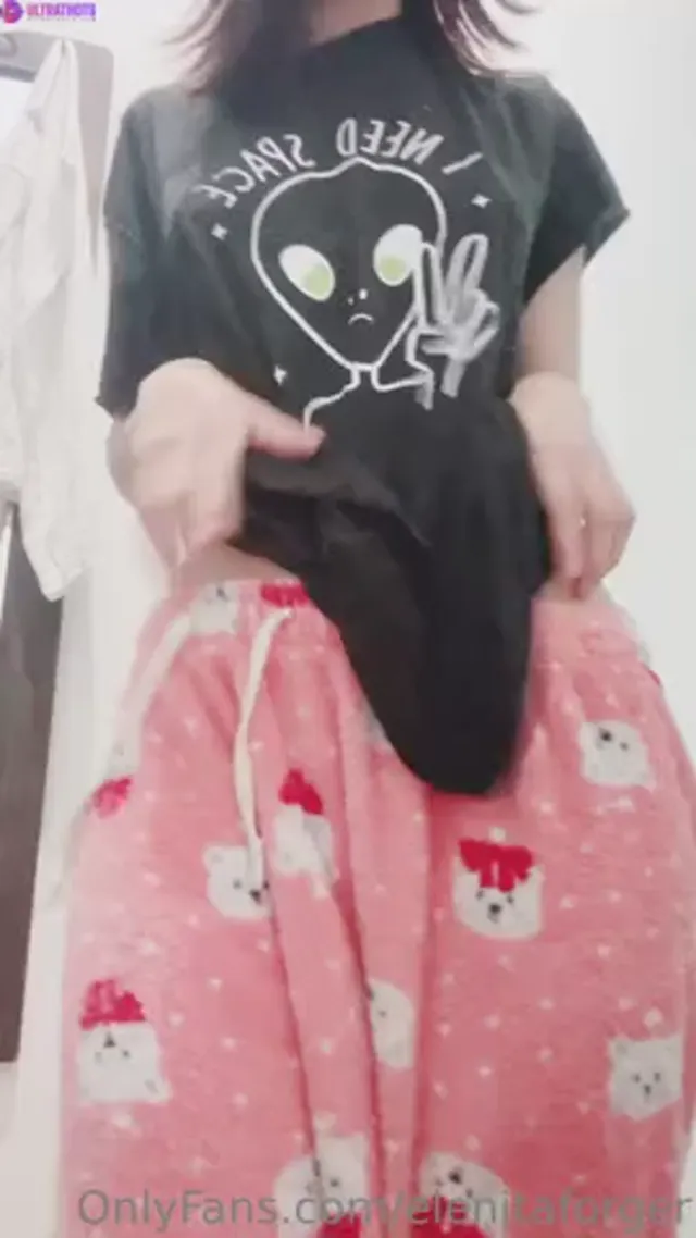 Elenita Forger Strips And Shakes Booty In The Shower