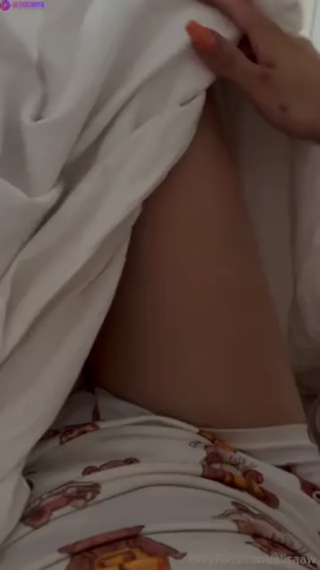 Finnish Elisaaw Bates in Bed