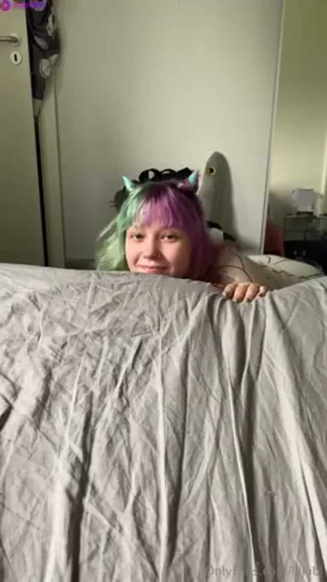 Finnish Lilja Blowjob In Bed