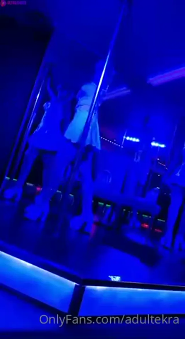 Norwegian Adultekra stritease