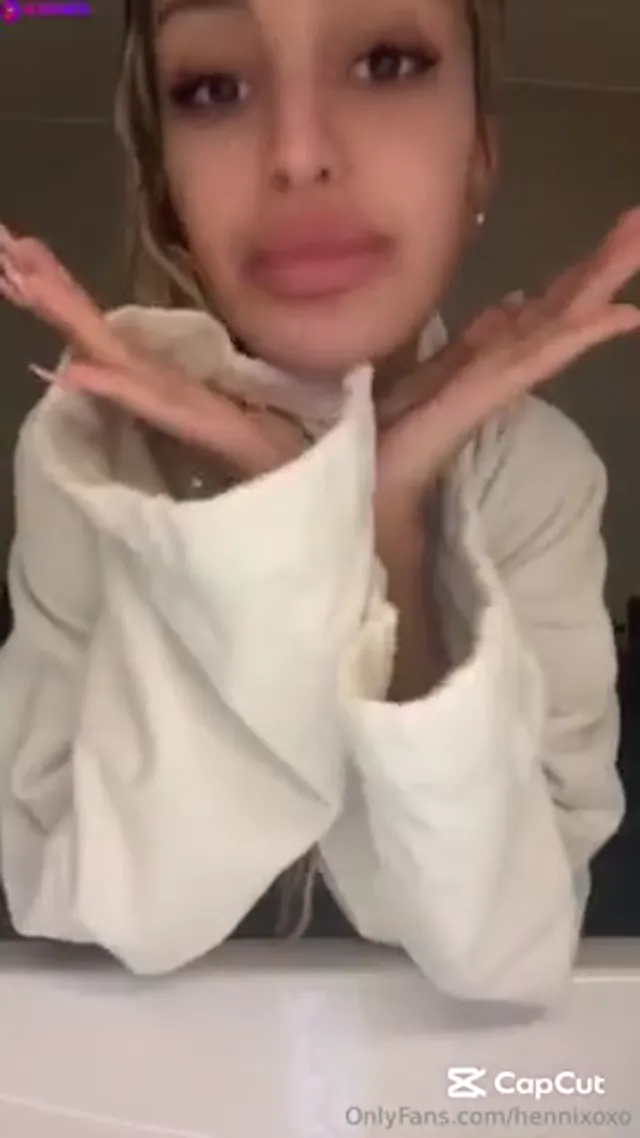 Norwegian Babe Henni Masturbates Her Tight Pussy And Boob Play