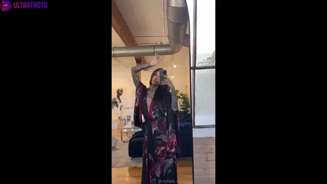 Inked Babe Cleo Tease