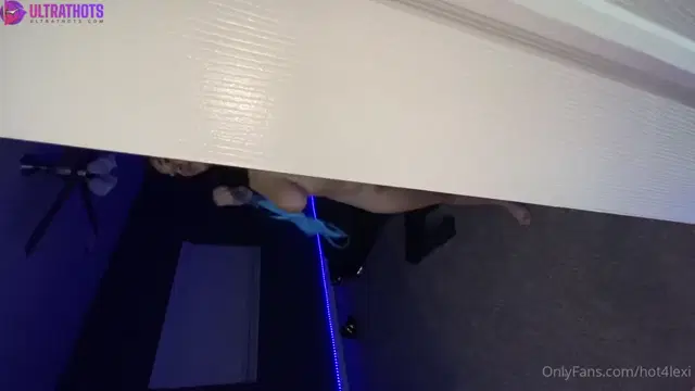 Hot4lexi – Curvy Slut In Blue Bodysuit Fucks BBC