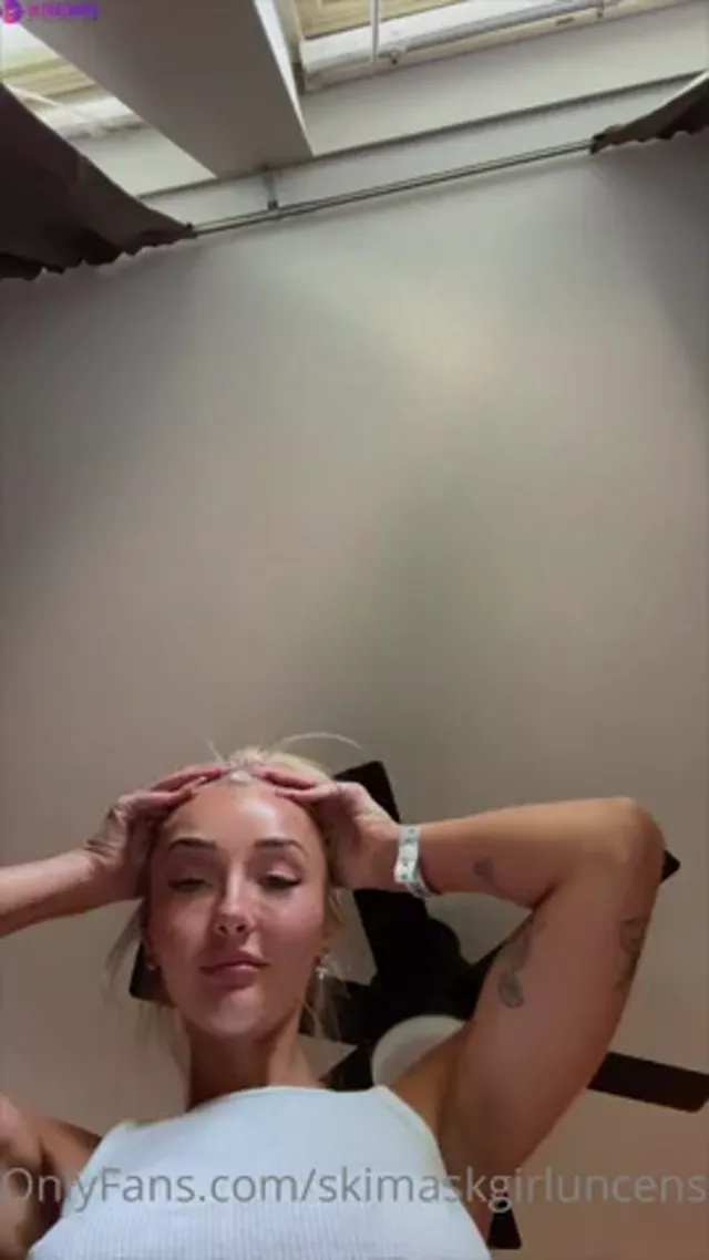 Skimaskgirl Flashing Tits