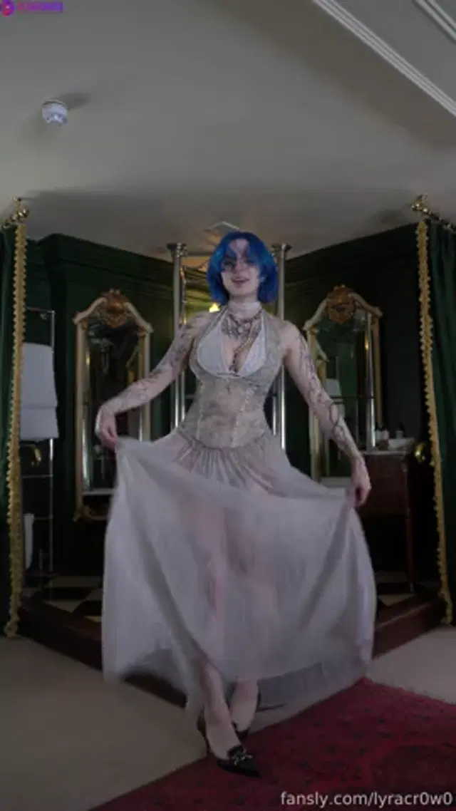 Lyra Crow – Long Striptease With JOI