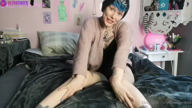 Norwegian alt girl bed masturbation