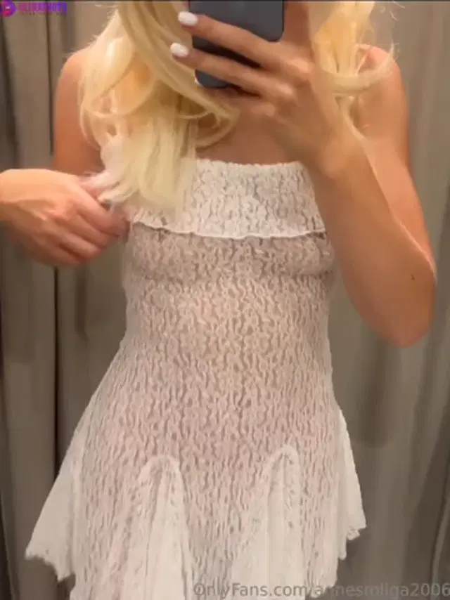 Swedish Agnes masturbating in public fittingroom