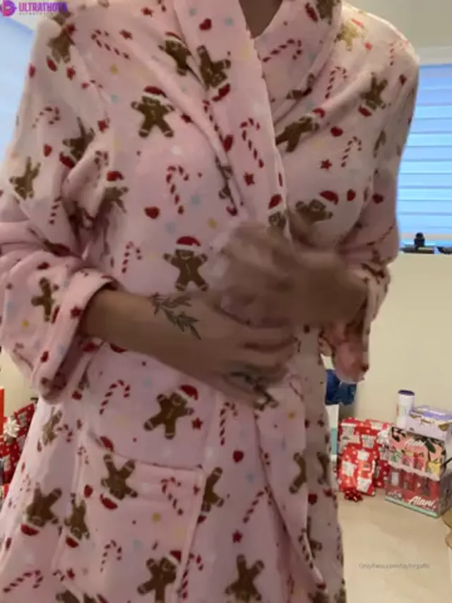 Merry Christmas With Taylor Gallo