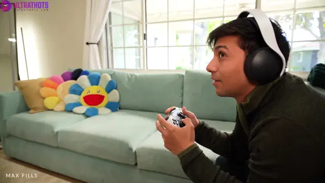 Hailey Rose And Gigi Sweets Fucking Gamer While Playing