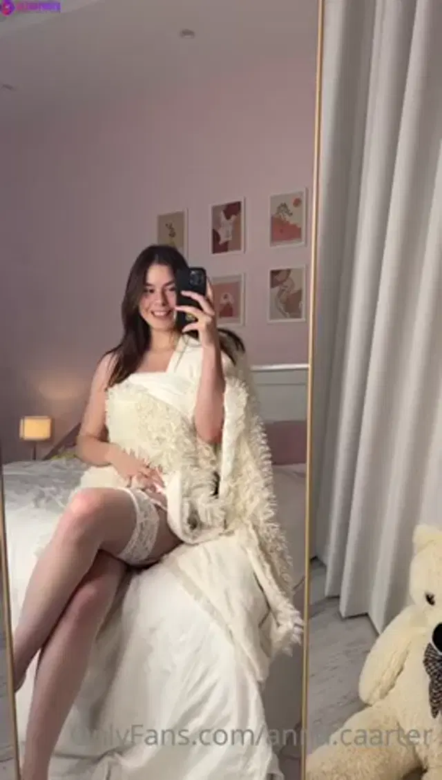 Anna.Caarter Stripping