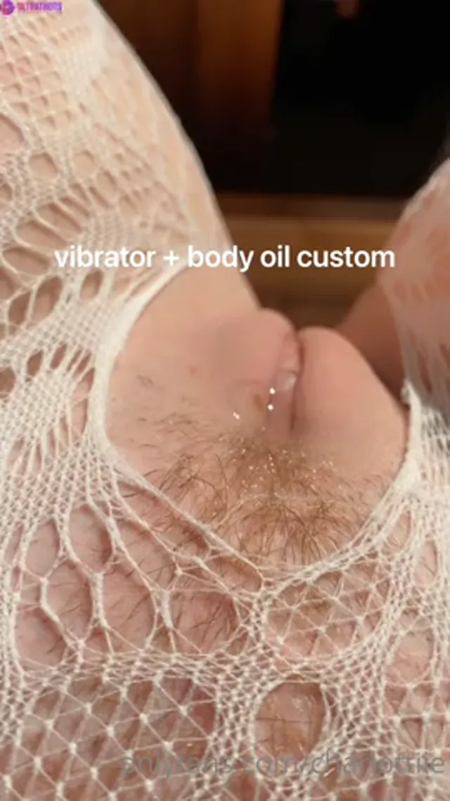 Charlottiie Oil And Sex Toy For Pussy Close Up