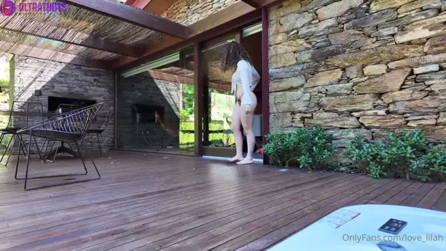 Love Lilah Gets Fucked Good In Outdoor Pool