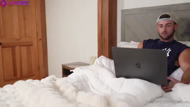 Mia Sorety – Horny Stepsis Caught Stepbro Watching Pro