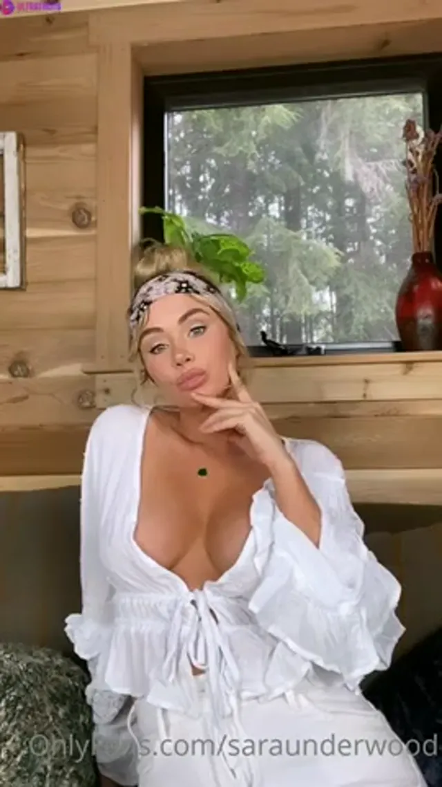 Sara Jean Sensual Striptease