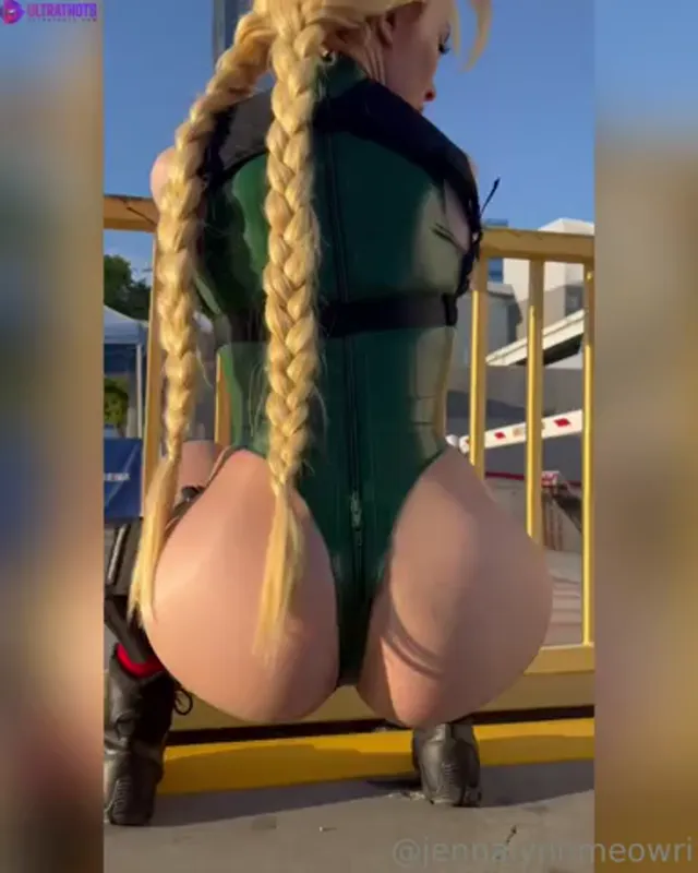 Jenna Lynn Meowri – Big Ass Cammy Cosplay in Public