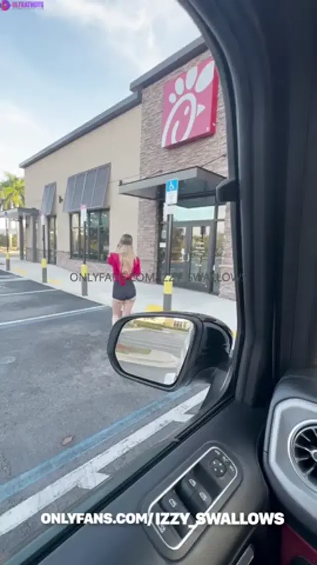 Izzy Swallows – Slutty Worker Fucks Black Bull In Car