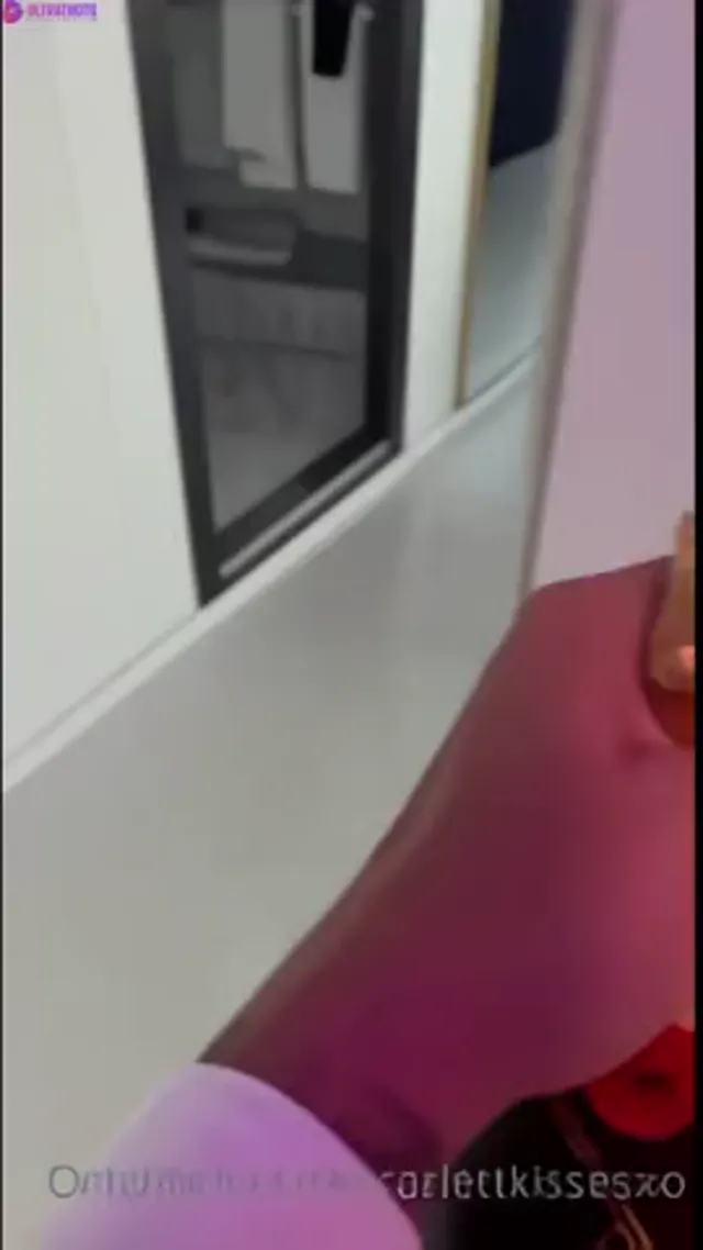 Scarlettkissesxo – Fucking the Roomservice Guy Hard