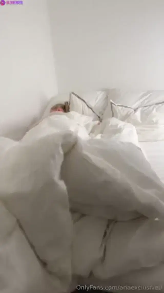 Norwegian annesofie_vip With michelle Wakeup Strapon Fuck