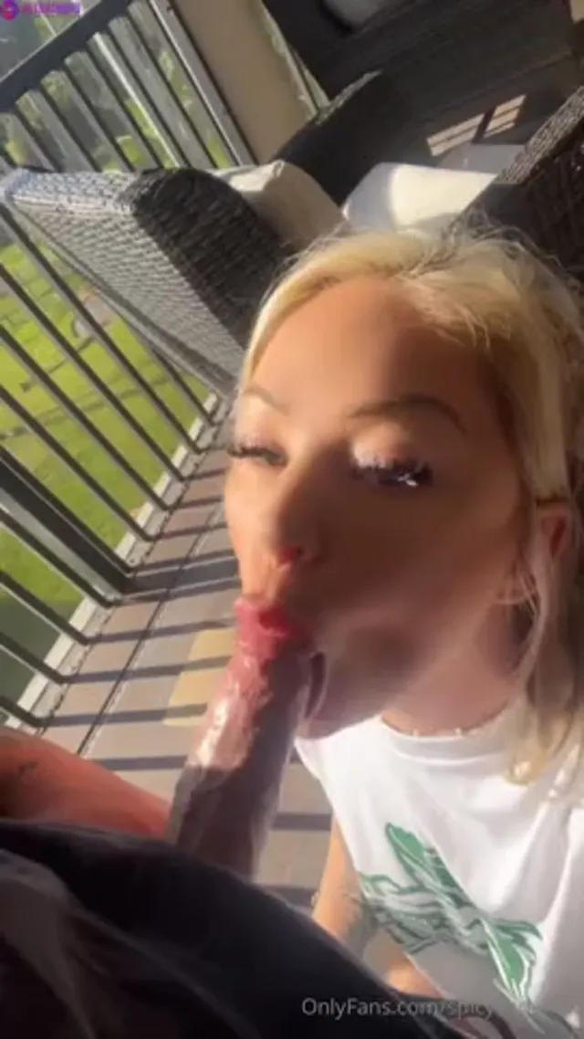 Spicyshowsxx Outdoor Blowjob And Hard Pumping