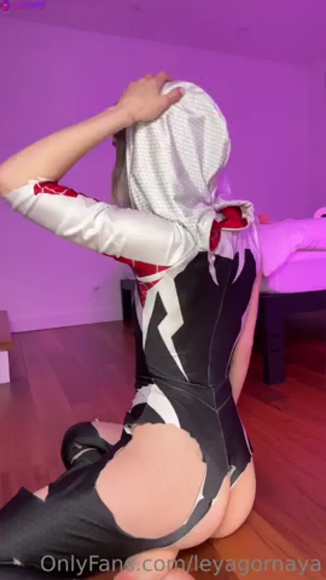 Leya Gornaya Close Up Riding Big Dildo in Cosplay