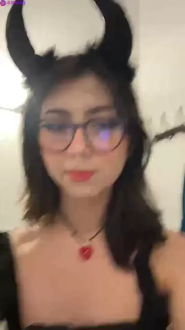 Elenita Forger Full Livestream with Dildo Sucking And Masturbation