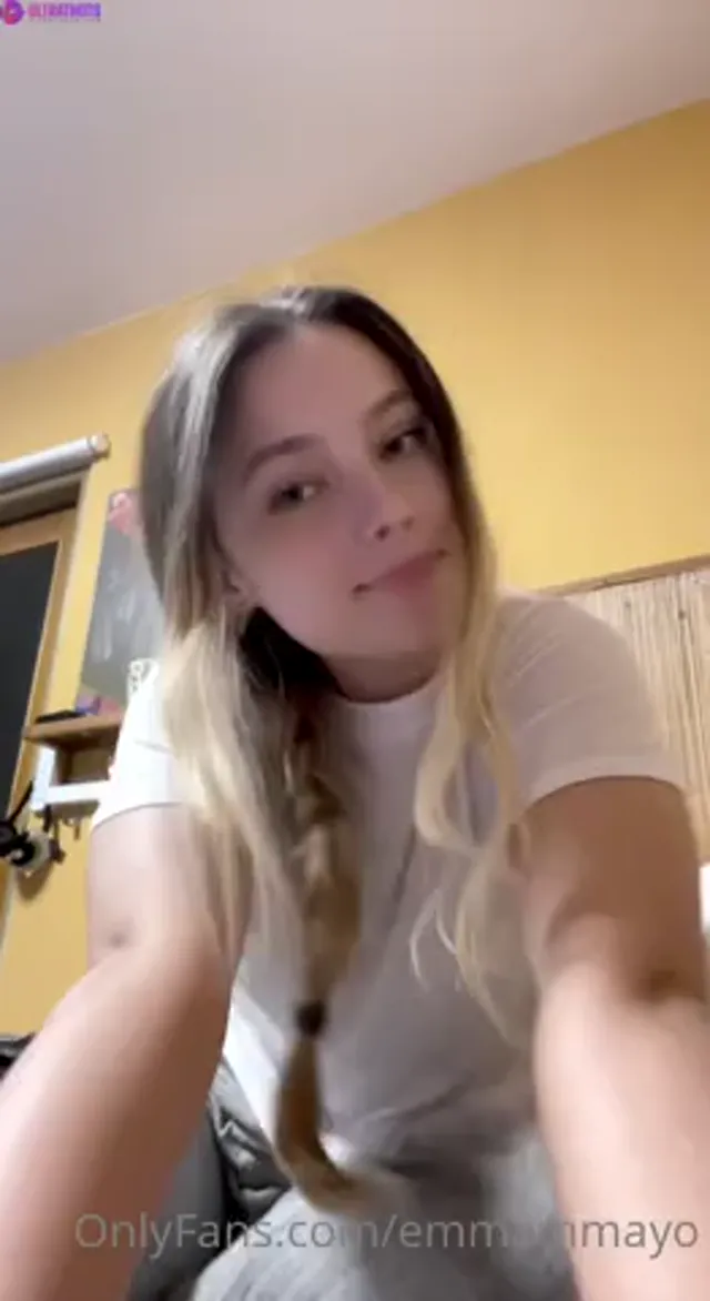 Emmammayo Teasing In Lingerie