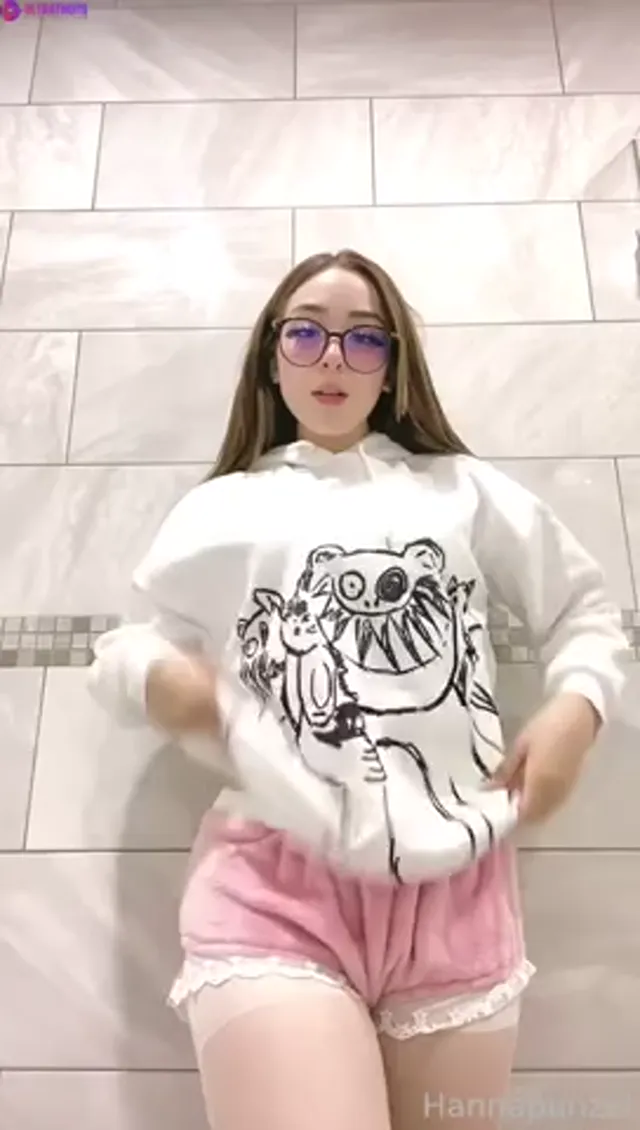 Hannapunzel Stripping Full Nude