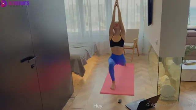 Anna Ralphs – Slutty Yoga Stepsister Getting Fucked And Cummed on