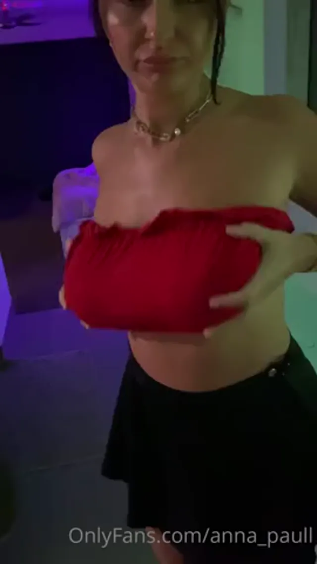 Anna Paul Stripteasing in Bathtub