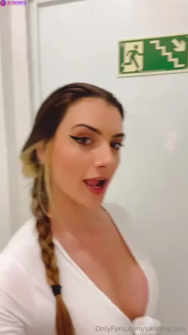 Sarah Caus Masturbates In Public