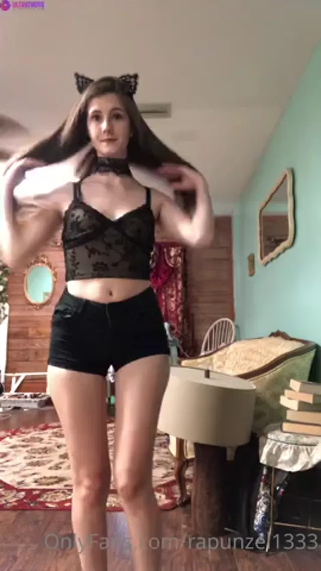 Rapunzel1333 Blowjob Training With Dildo