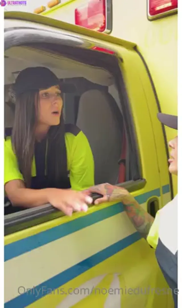 Noemie Dufresne Threesome Sextape with Cum Sharing Facial