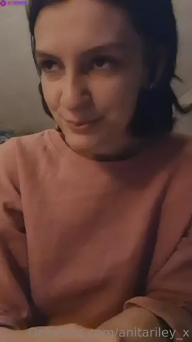 Anitariley_x Flashing Tits On Cam
