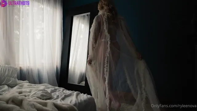 Rylee Nova Strips
