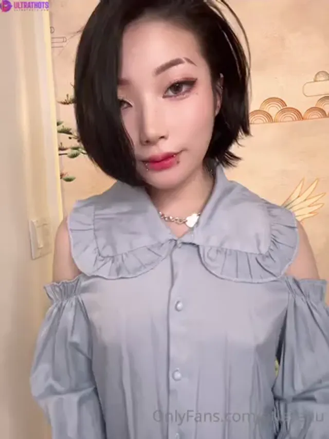 Atlaseuuvip Teasing Nipples With Sex Toy