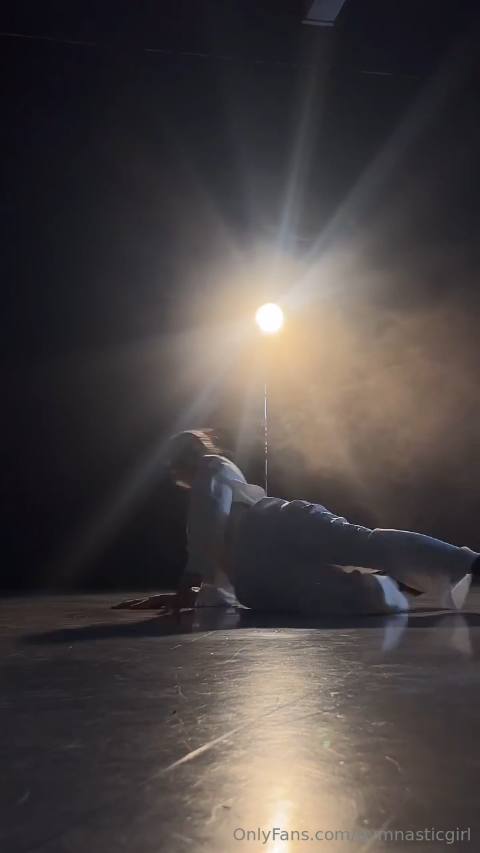 gymnasticgirl / White Alice