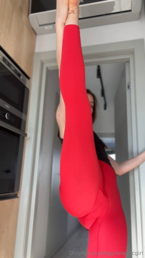 gymnasticgirl / White Alice