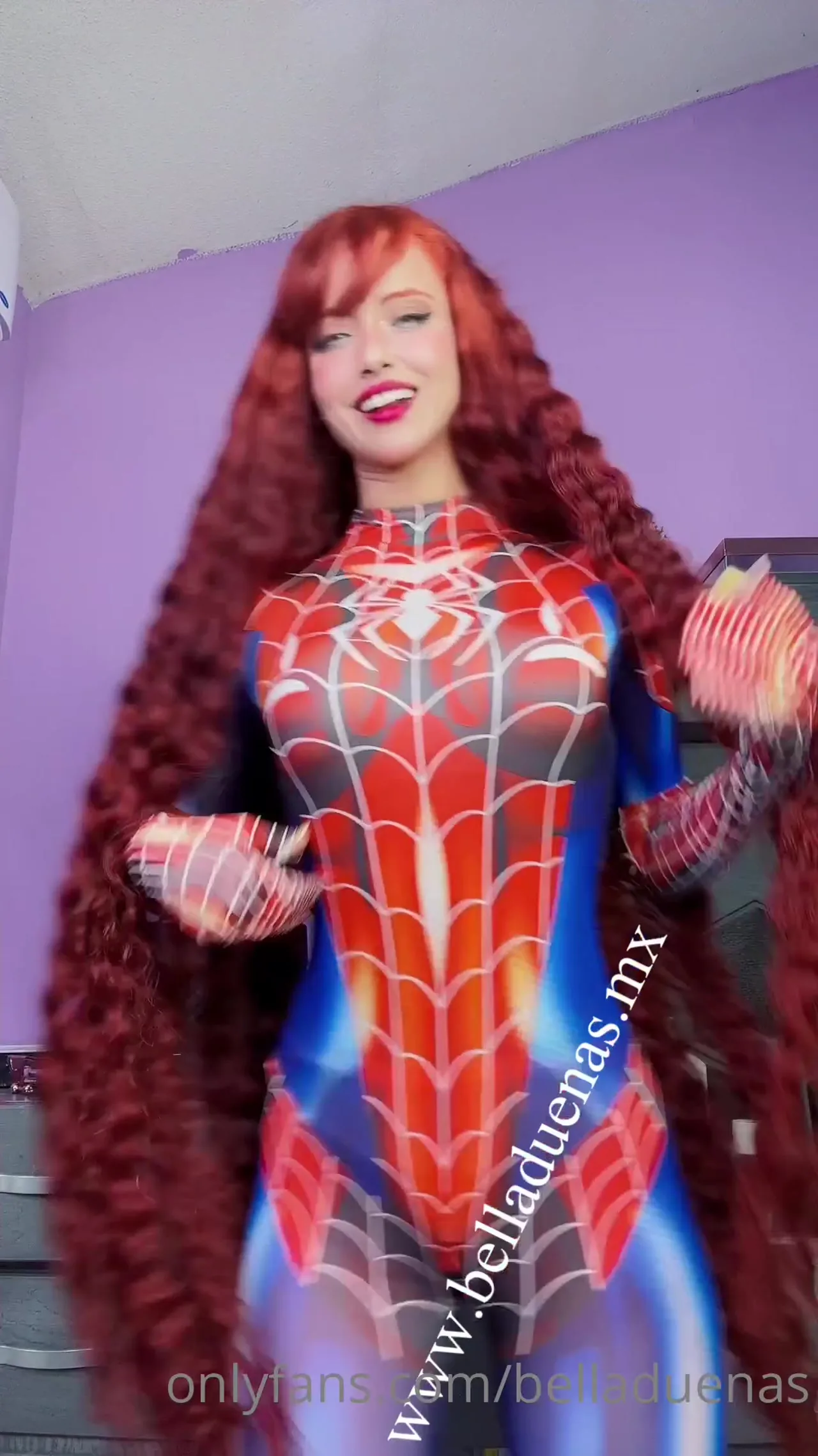 belladuenas / Bella Duenas