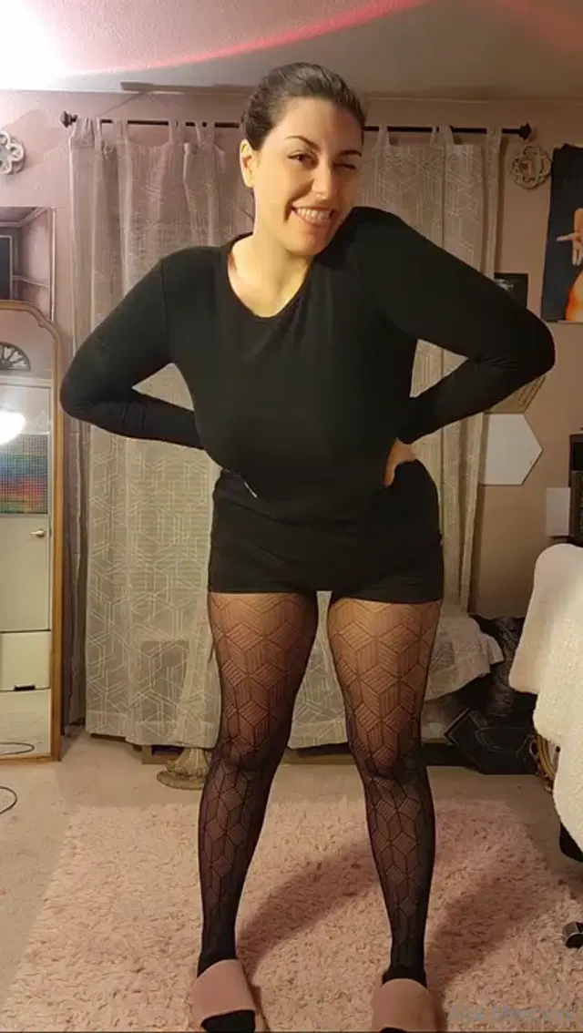 Alix Mercury aka alixmercury – 02-06-2026 OnlyFans Video – If you didnt know this was my favorite bra, then you havent been paying attention lol_790o