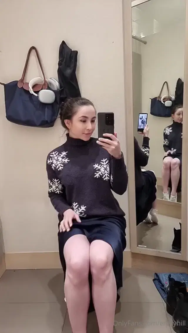 Emily Hill aka emilyhill – 12-24-2024 OnlyFans Video – Last min Xmas shopping lead to some naughty antics in the changing room