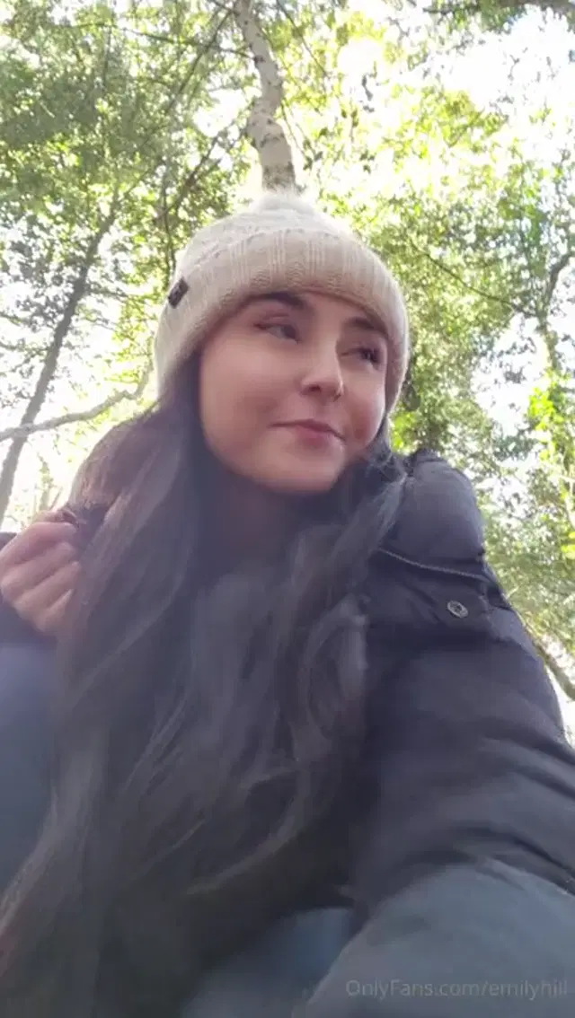 Emily Hill aka emilyhill – 11-12-2024 OnlyFans Video – Very sneaky risky flash in the woods