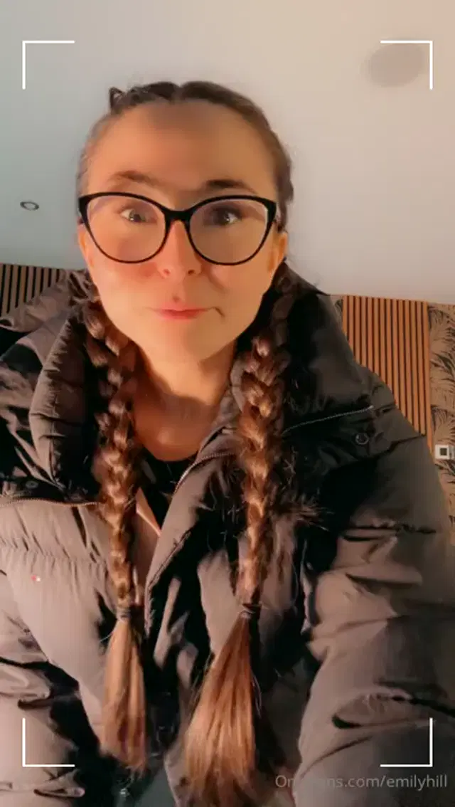 Emily Hill aka emilyhill – 04-23-2025 OnlyFans Video – Ever just get home and need to cum instantly