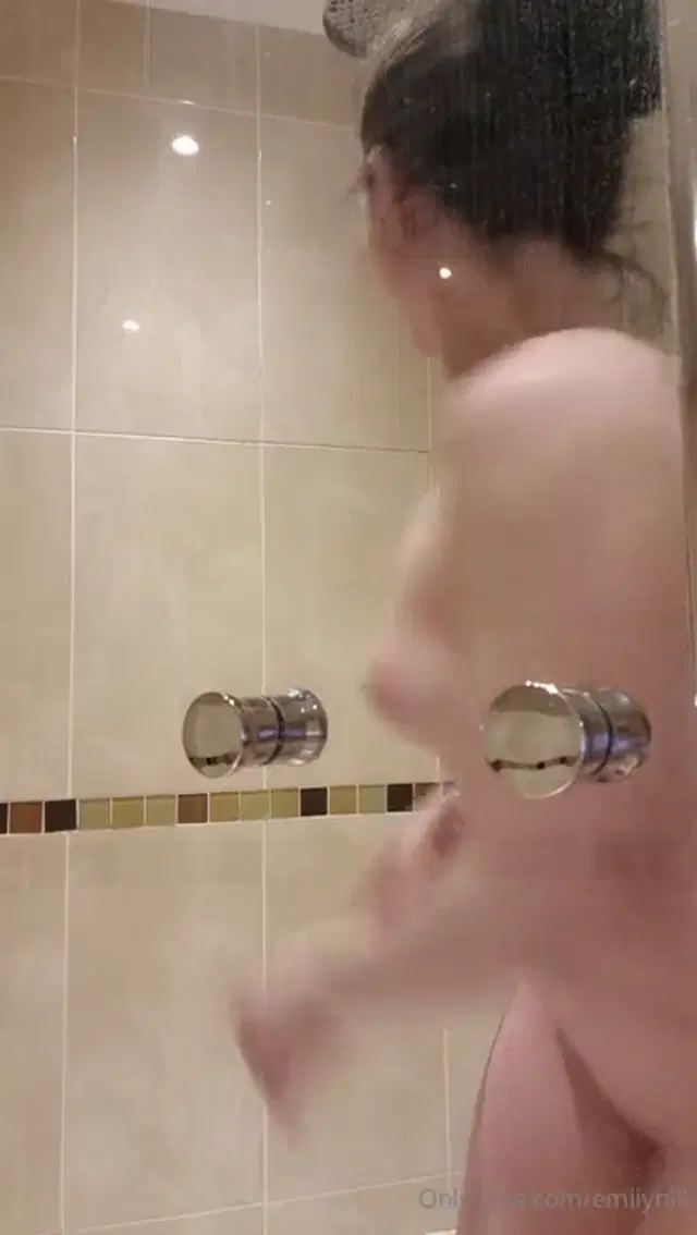Emily Hill aka emilyhill – 04-05-2025 OnlyFans Video – This was gonna be a soapy vid until I broke the shower P