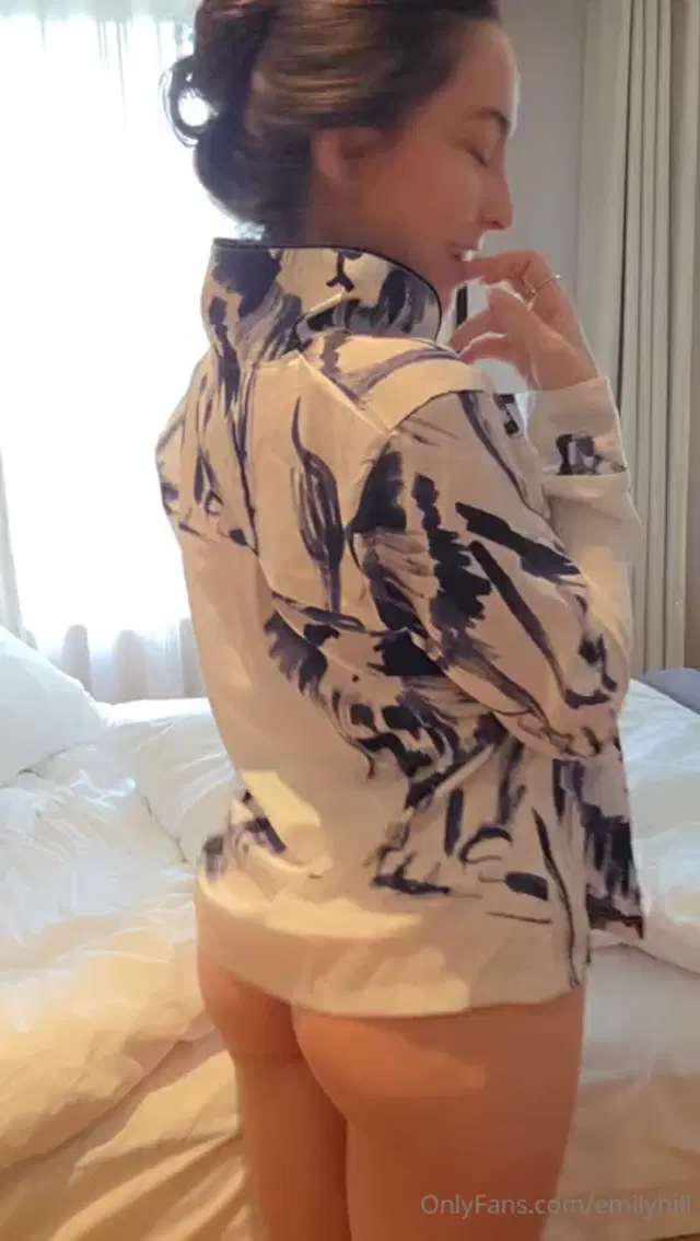 Emily Hill aka emilyhill – 06-11-2025 OnlyFans Video – Happy pillow humpday