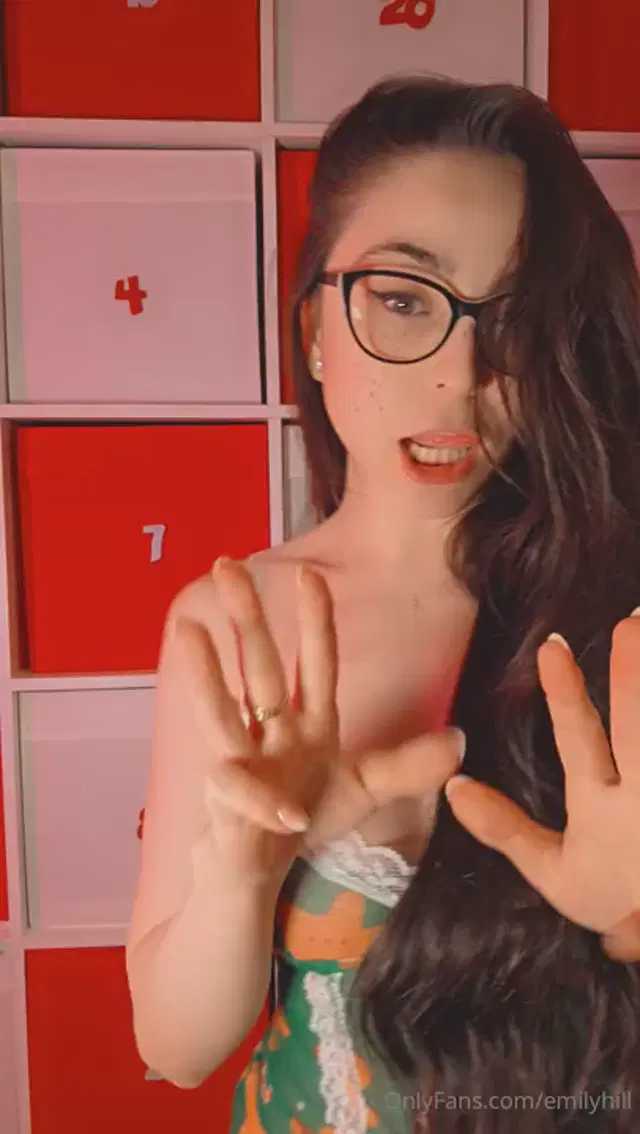 Emily Hill aka emilyhill – 12-08-2025 OnlyFans Video – Day 8 advent calendar_msw1