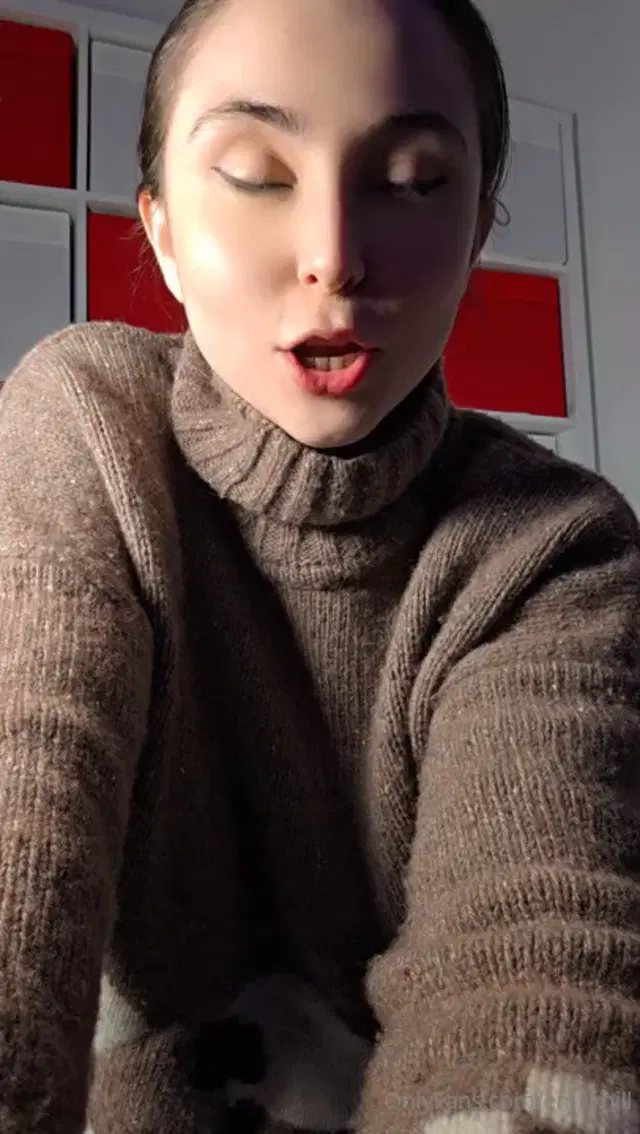 Emily Hill aka emilyhill – 12-22-2025 OnlyFans Video – Day 21 advent calendar trinity cosplay from the matrix