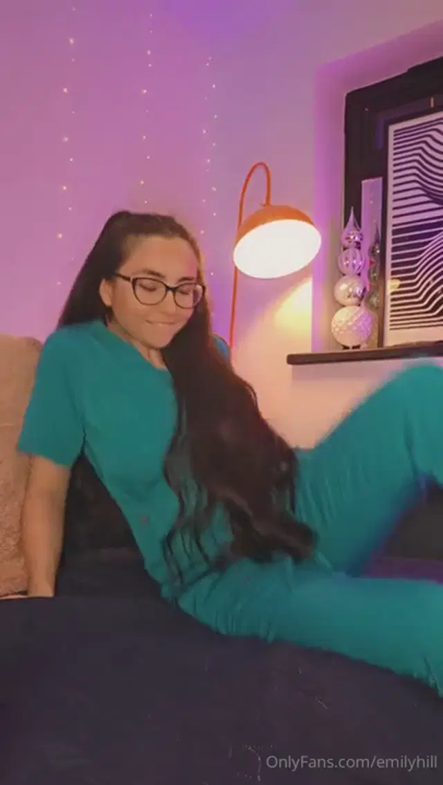 Emily Hill aka emilyhill – 01-15-2026 OnlyFans Video – Gfe scrubs roleplay vid