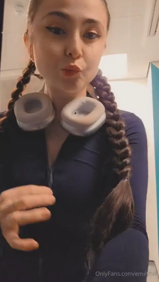 Emily Hill aka emilyhill – 01-08-2026 OnlyFans Video – Naughty gym changing room vids are backkk