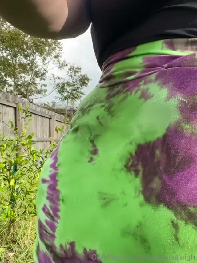 Hourglassleigh aka hourglassleigh – 11-06-2024 OnlyFans Video – Just out there beetlejuicin in that Halloween heat pt2 those are old, temporary tattoos on my