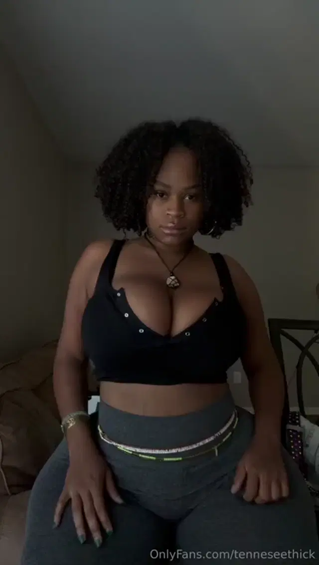 TennesseeThick aka tenneseethick – 06-05-2024 OnlyFans Video – Thinking about geting my boobs Done